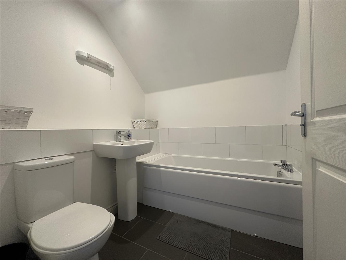 West End Close, Chippenham